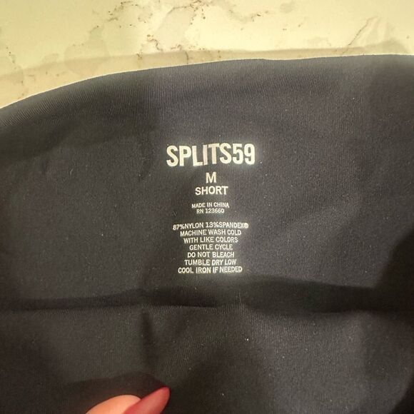 Splits 59 Women’s black flare short leggings - Picture 4 of 4
